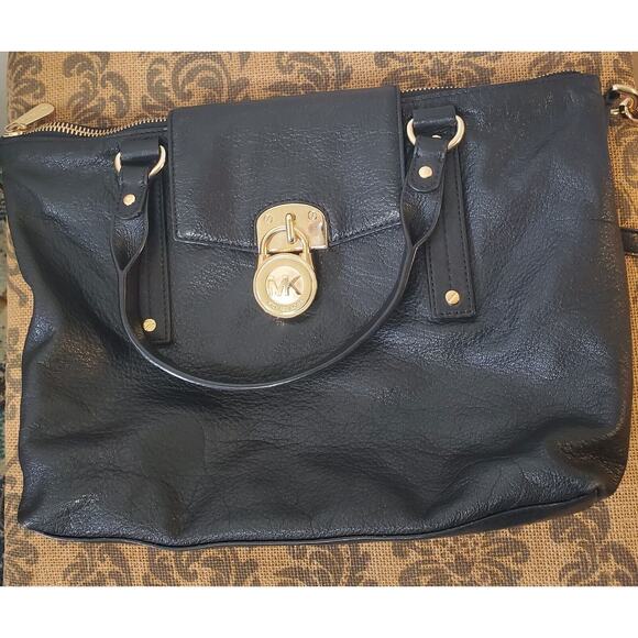 Michael Kors MK Soft Black Leather Purse Handbag AP-1305...